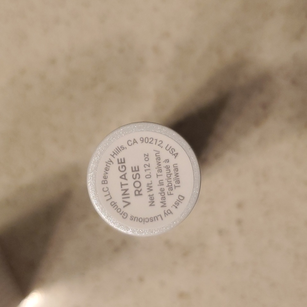 True & Luscious Vintage Rose Lip Stick .12oz - Picture 9 of 9